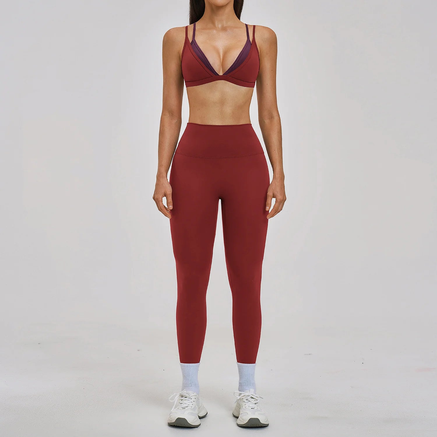 Sportbekleidung im Großhandel – 3-teiliges Set (Leggings, Sportjacke) für Damen: Fitness-Outfit, Trainingsanzug, Yoga-Set