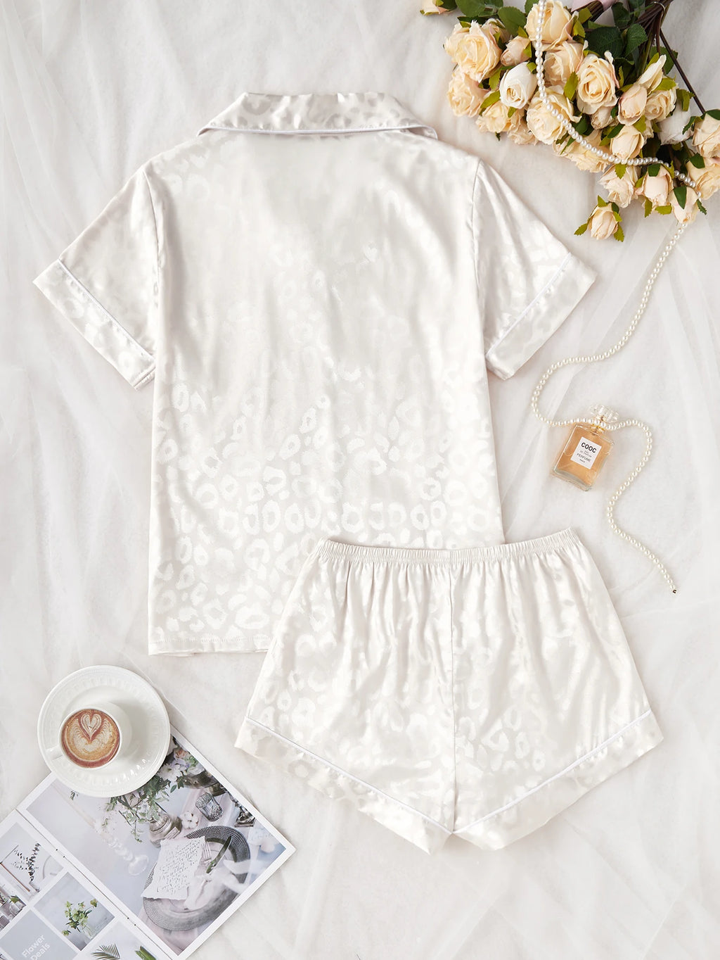 Luxuriöses Pyjama-Set für Damen – süße, zweiteilige Haus- und Nachtwäsche mit Kurzarm-Oberteil und kurzer Hose