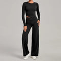 Figurbetontes -sport Set für Damen: Langärmeliges Crop-Top & ausgestellte Hose mit hoher Taille