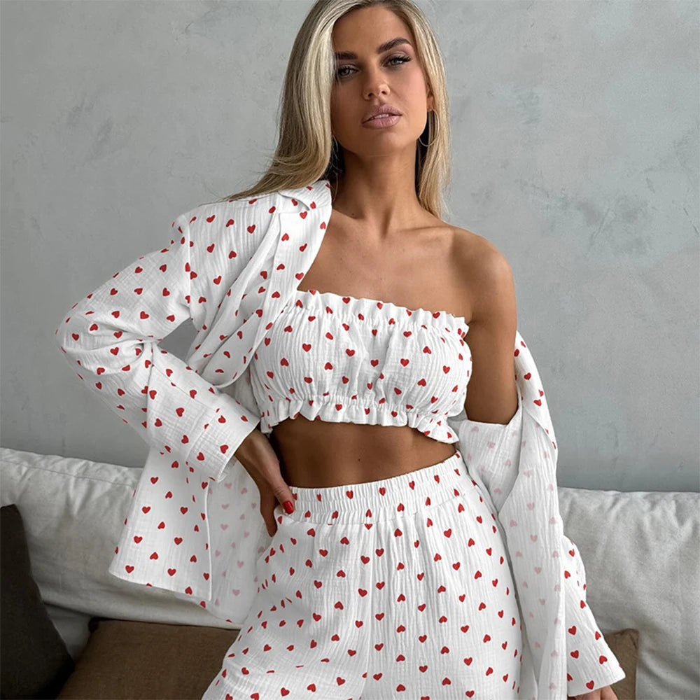 Enyami Damen-Nachtwäsche-Set (3-teilig): Ärmelloses Oberteil mit Herzmuster, langärmeliges Oberteil mit Reverskragen und passende Hose