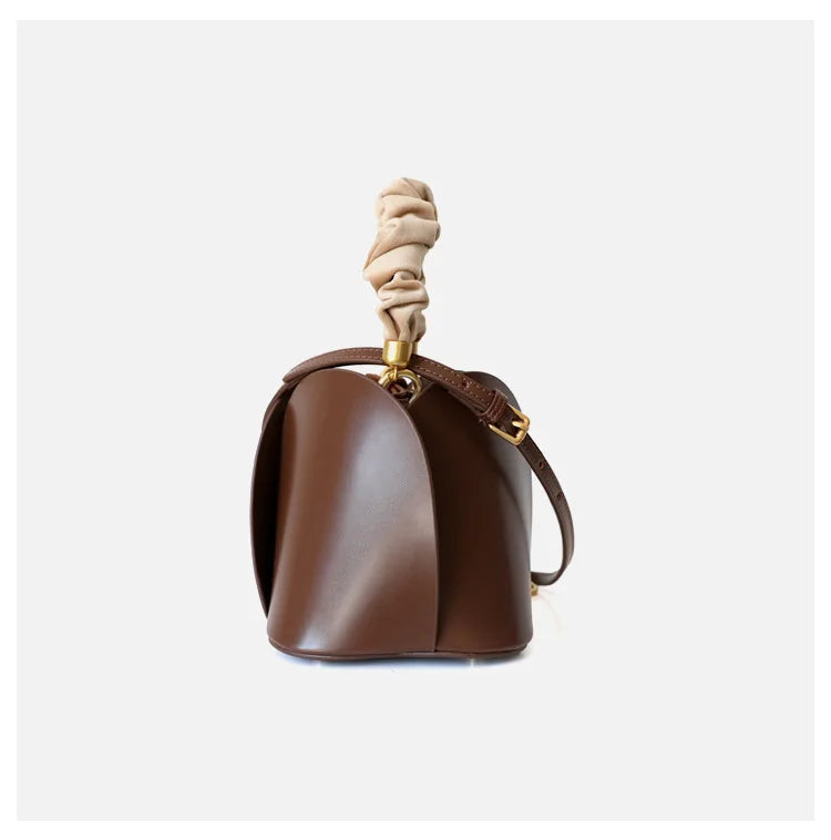 Neue Blumen-Beuteltasche 2023 aus Rindsleder – Exklusives Retro-Design, als Schulter- oder Umhängetasche tragbar