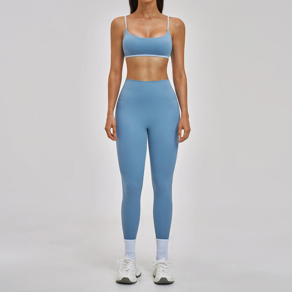 Sportbekleidung im Großhandel – 3-teiliges Set (Leggings, Sportjacke) für Damen: Fitness-Outfit, Trainingsanzug, Yoga-Set