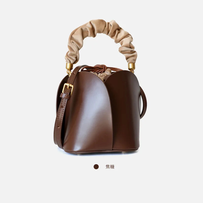 Neue Blumen-Beuteltasche 2023 aus Rindsleder – Exklusives Retro-Design, als Schulter- oder Umhängetasche tragbar