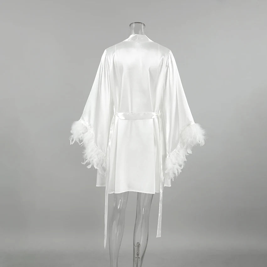 Weißes Pyjama-Set mit Rüschen und Nachthemd für Damen – Satin-Morgenmantel mit Federbesatz, sexy Nachtwäsche-Set