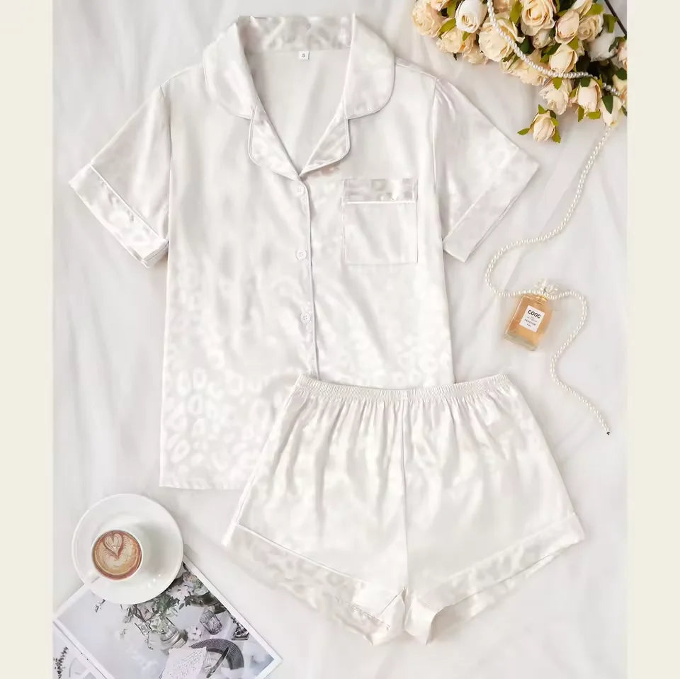 Luxuriöses Pyjama-Set für Damen – süße, zweiteilige Haus- und Nachtwäsche mit Kurzarm-Oberteil und kurzer Hose